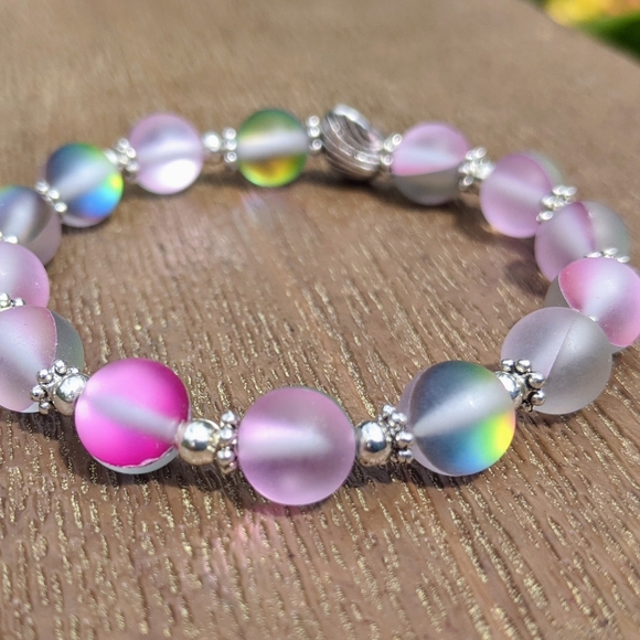 Mauve Mermaid Bead Bracelet - Picture 2 of 6